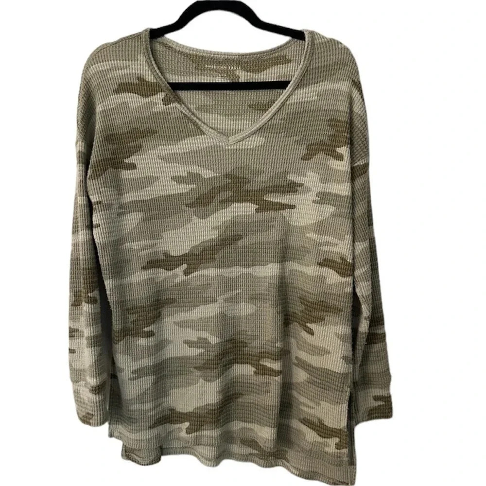 American Eagle Women's Long Sleeve V-Neck Waffle Camo Thermal Top Size S GUC